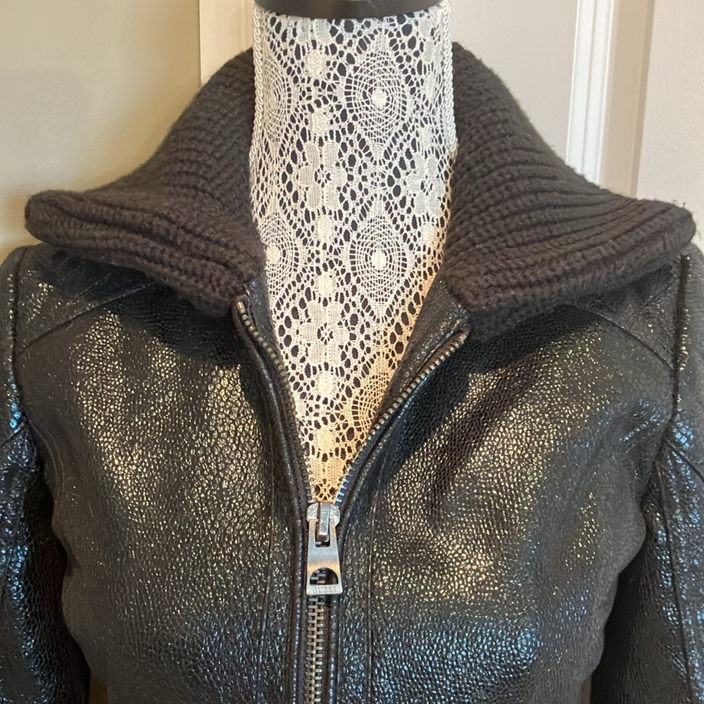 Always fabulous Guess black lightly quilted moto jacket